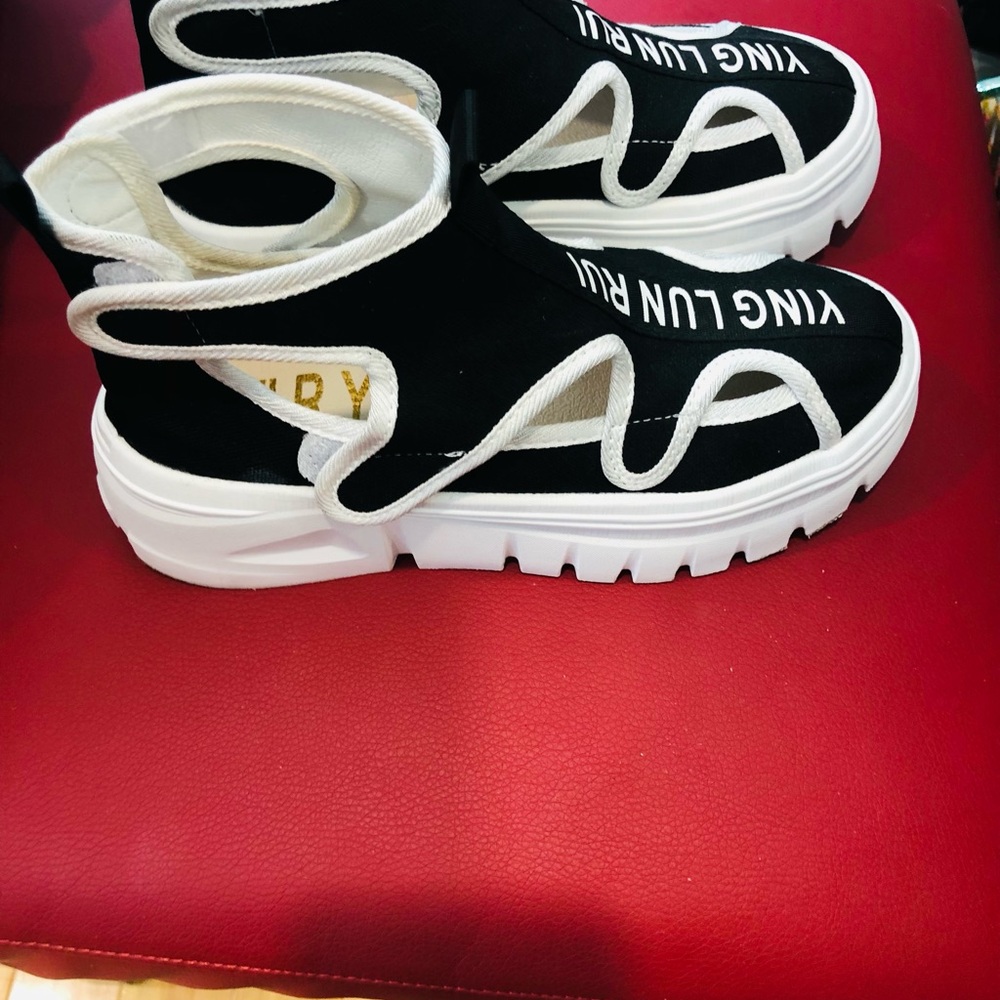 Ying Lun Rui running shoe/sandal - Picture 2 of 6